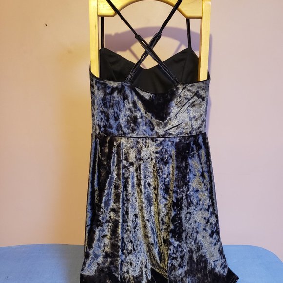 Streetwear Society Women's Size Medium  Black Crushed Velvet Dress - Gently Used - Picture 3 of 6
